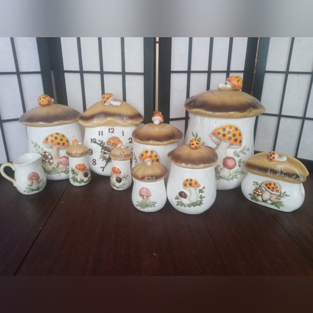 Vintage Sears Roebuck Merry Mushroom Canister Set W/ Napkin, Shakers and More! - Picture 1 of 8